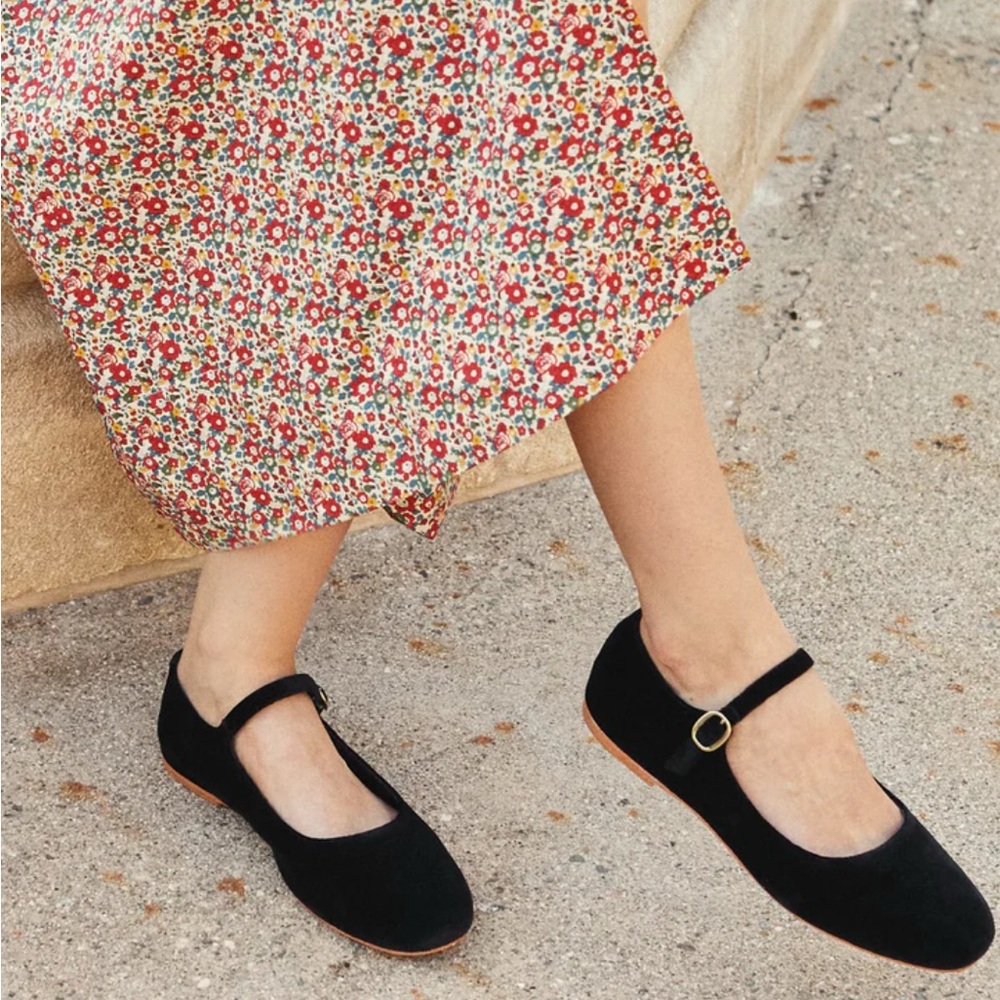 Black Mary Jane Slipper